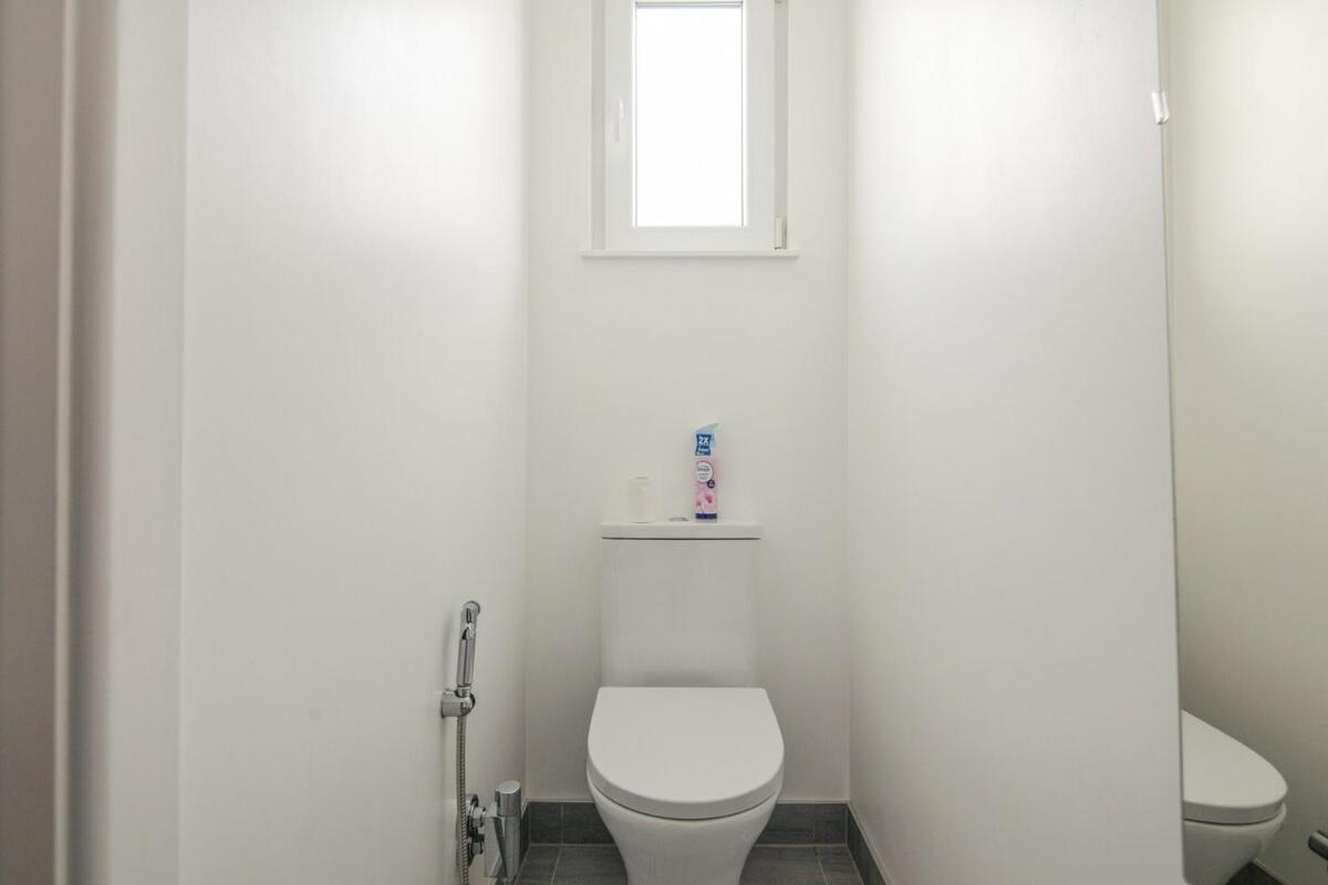 Spacious 3 Bedroom Home With Ps5 And Pool Table Near O2 Arena Canary Wharf And Elizabeth Line To Central Londra Dış mekan fotoğraf